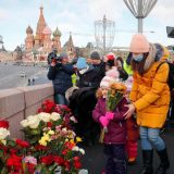 Nekoliko stotina ljudi na obeležavanju godišnjice ubistva ruskog opoziconara Njemcova (FOTO) 9
