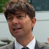 Vučić protiv odluke Šmita: Šta su bonska ovlašćenja 14