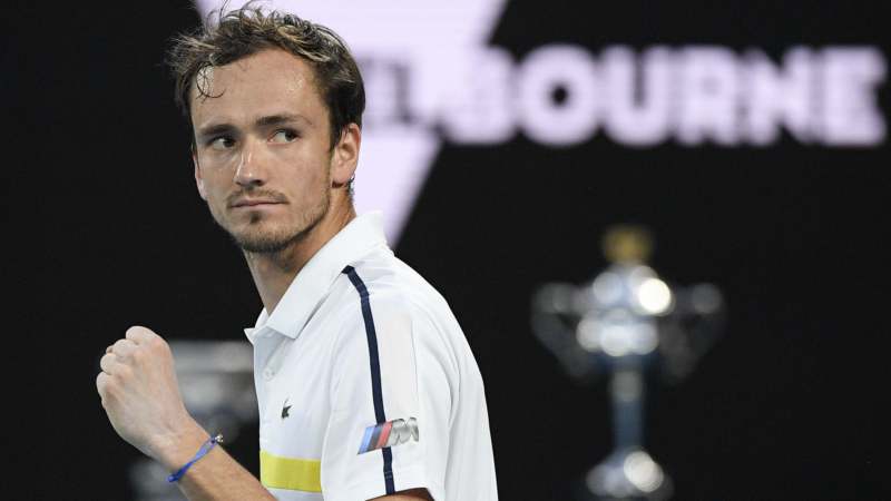 Medvedev bolji od Cicipasa, za titulu u nedelju sa Đokovićem 1