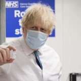 U Velikoj Britaniji protiv korona virusa vakcinisano više od 15 miliona ljudi 12