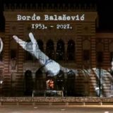 Vijećnica u Sarajevu osvetljena u čast Balaševića (VIDEO) 14