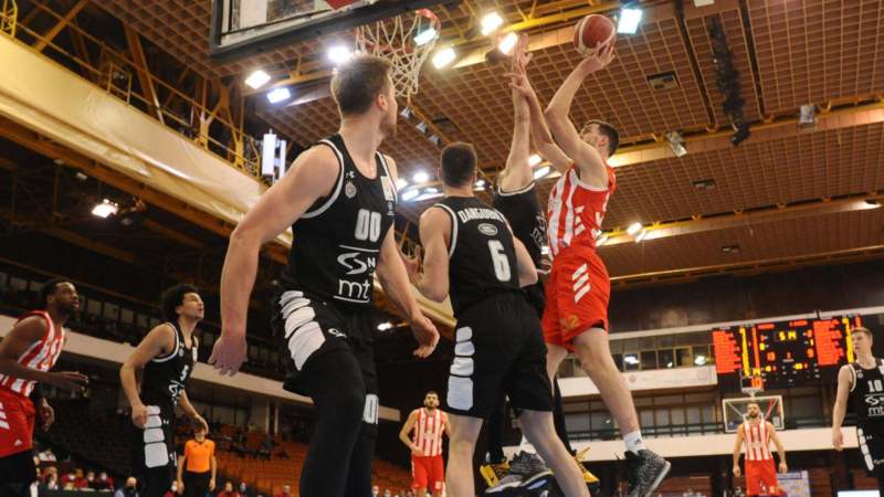 Zvezda bolja u derbiju za finale Kupa Koraća 1