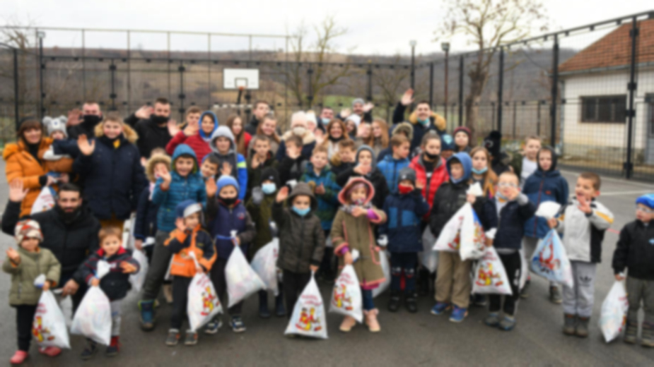 Radost koja nema cenu - Meridian podelio paketiće za najmlađe u celoj Srbiji 3