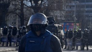 Maskiran i naoružan automatskom puškom opljačkao kazino u Severnoj Makedoniji