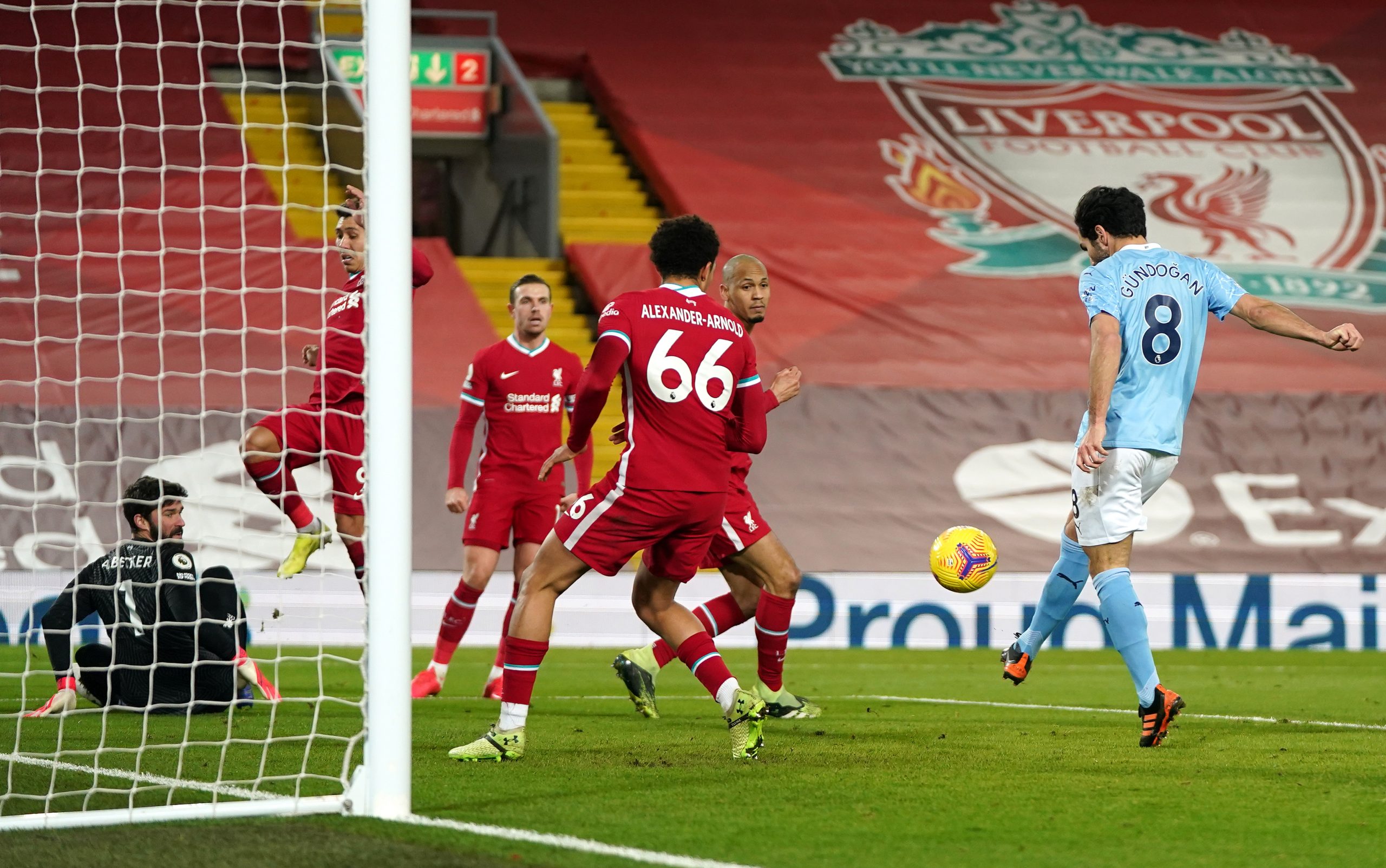 Mančester siti pobedio Liverpul, Gundogan dvostruki strelac 1