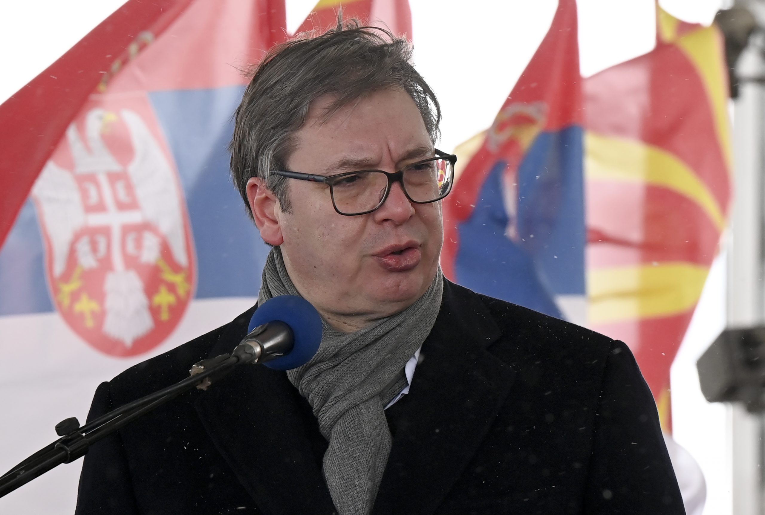 Vučić na prelazu Tabanovce uručio Zaevu prvi kontingent vakcina protiv korone 2