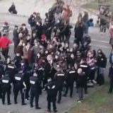 Pank svirka ispod Brankovog mosta u Beogradu, policija reagovala (VIDEO) 1