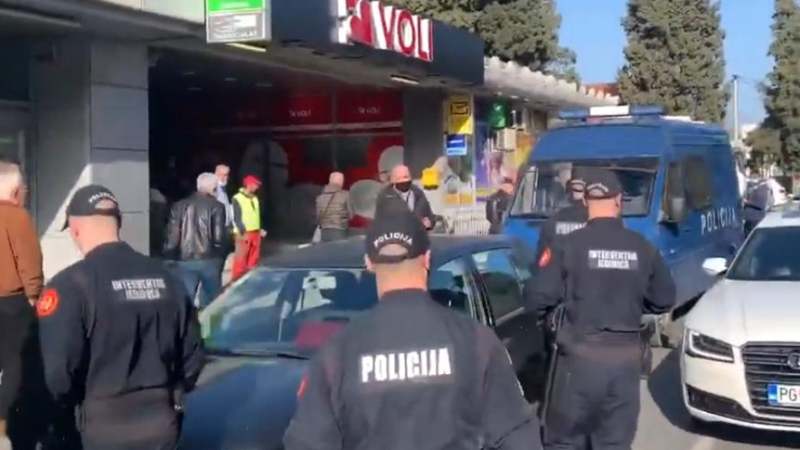 Protest u Tuzima zbog zabrane rada ugostiteljskih objekata (VIDEO) 1