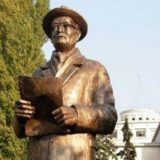 Sutra polaganje cveća na spomenik Vasi Stajiću 4