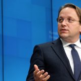 Varhelji: EU razmatra mogućnost da pomogne Crnoj Gori oko duga za auto-put 4