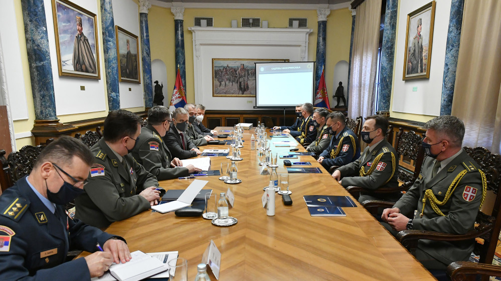 Jedino izvesno da Stefanović nije Vučićev naslednik u SNS 1