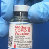 Moderna: Vakcina efikasna šest meseci, potrebno pojačanje 3