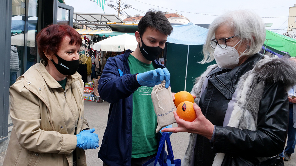 Akcija Danasa "Istina je gorka, ali zdrava" na ulicama Beograda (FOTO) 4