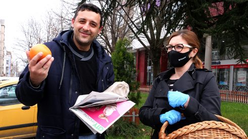 Akcija Danasa "Istina je gorka, ali zdrava" na ulicama Beograda (FOTO) 21