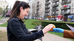 Akcija Danasa "Istina je gorka, ali zdrava" na ulicama Beograda (FOTO) 20