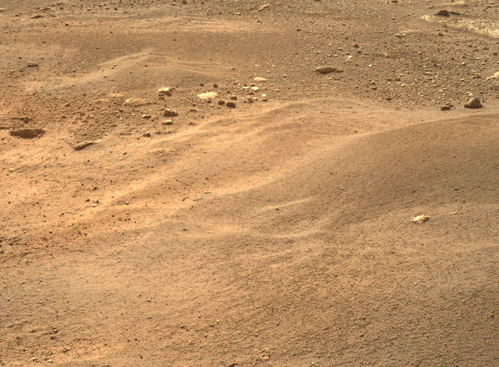 U fotografijama: Kako se rover Istrajnost provodi na Marsu 10 Mars surface using Left Mastcam-Z camera