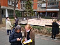 Peticija u Bulevaru zbog bašte kafića Peticija protiv bašte kafića na zelenoj površini u Bulevaru kralja Aleksandra (FOTO) 2