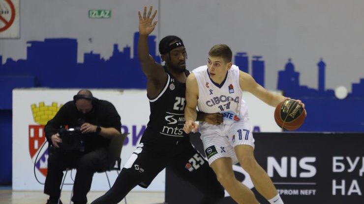 Haos pred meč sezone 1