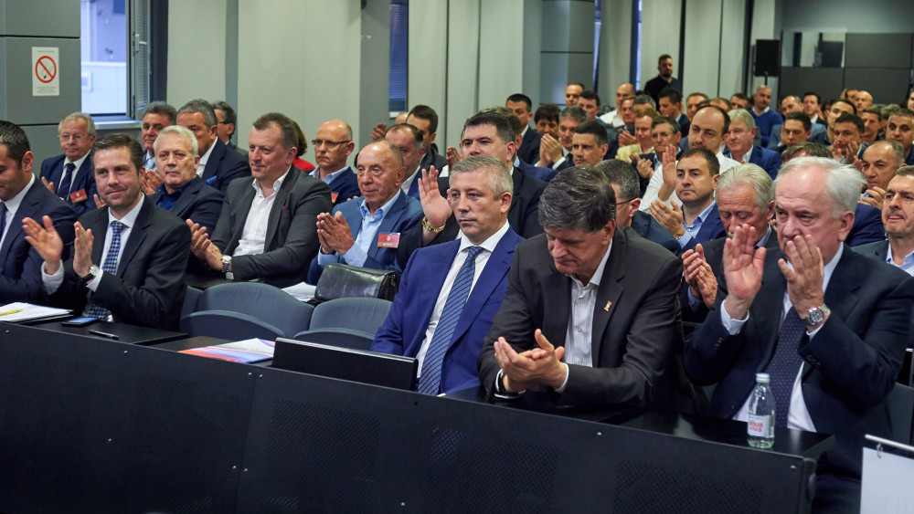 Kuća od temelja ili menjanje crepa 1