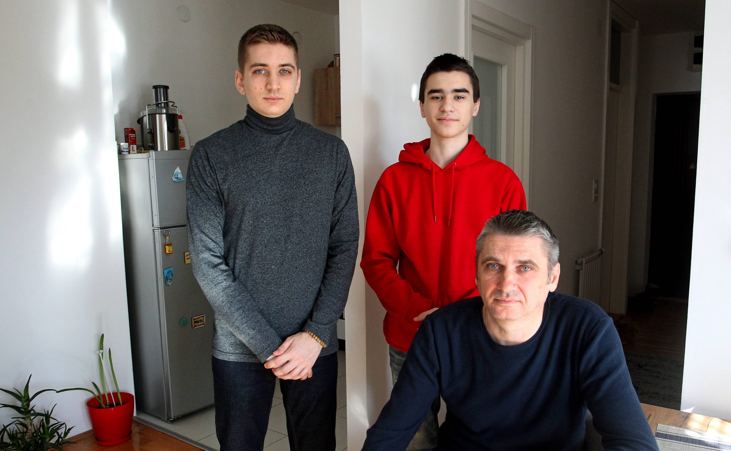 Braća Đurić žive u iznajmljenom stanu, a osvajaju nagrade za znanje 1