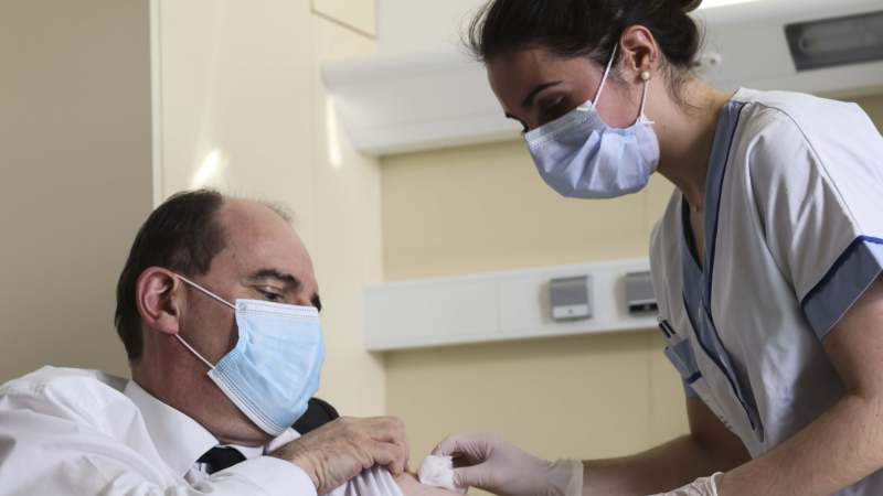 Francuski premijer primio prvu dozu vakcine proizvođača Astrazeneka 1