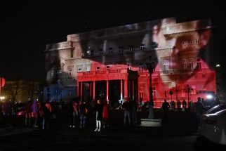 Novakovi uspesi na fasadi Starog dvora (FOTO) 2