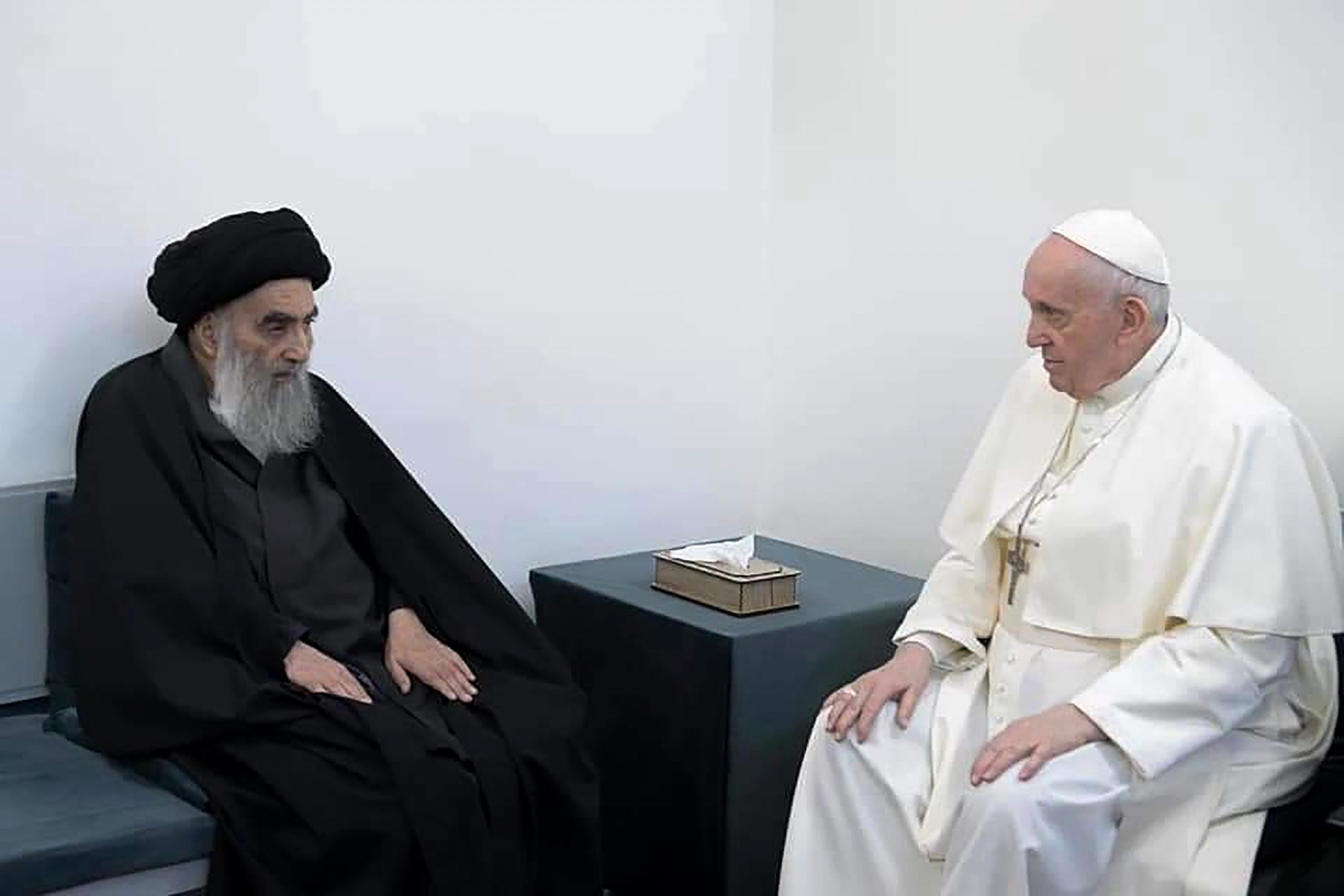 Papa Franja i ajatolah Al-Sistani poslali zajedničku poruku mirnog suživota muslimana i hrišćana 1