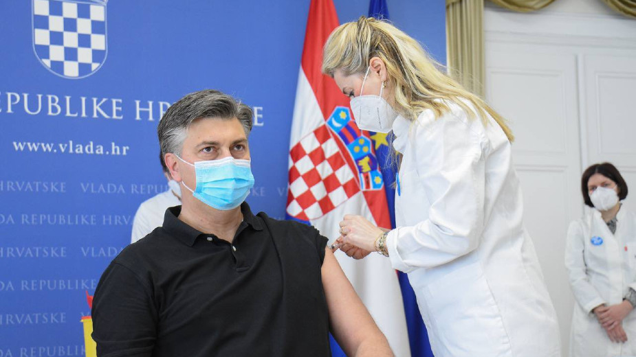 Plenković, predsednik Sabora i hrvatski ministar zdravlja javno vakcinisani AstraZenekom 1
