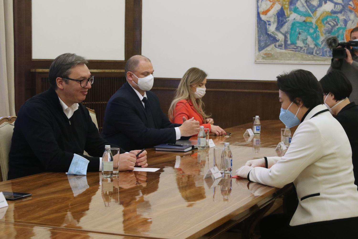 Vučić i kineska ambasadorka: Fabrika za proizvodnju vakcina u Srbiji biće u skladu sa najvišim standardima 1