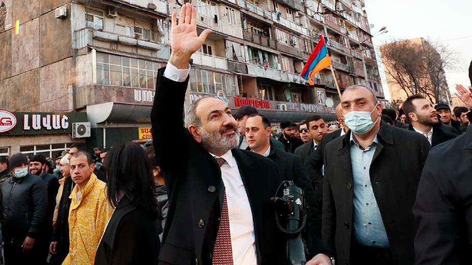 Pristalice premijera Jermenije i opozicioni demonstranti odvojeno na ulicama glavnog grada 1