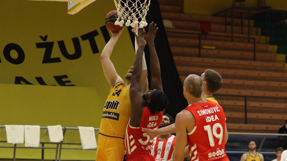 Košarkaši Zvezde pobedili u Splitu 1