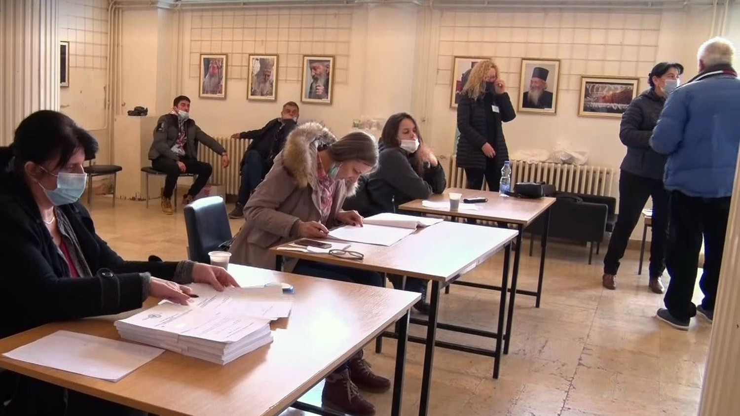 Slabi li vladajuća koalicija naprednjaka i socijalista ili ne? 1