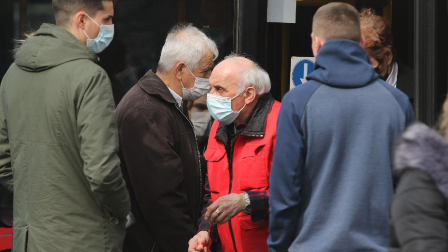 Još 4.071 novooboleli, 17 preminulih, 166 na respiratorima 1