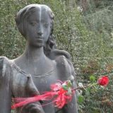 Položeno cveće na spomen obeležje Mileni Pavlovic Barili 4