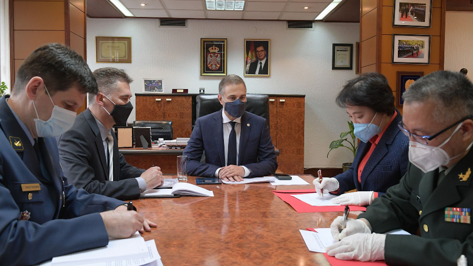 Stefanović i Čen Bo: Saradnja Srbije i Kine u oblasti odbrane ima uzlazni trend 1