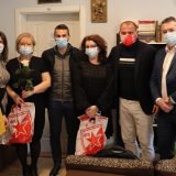 Mozzart i FK Crvena zvezda u poseti sigurnoj kući, Stanković i Gajić pružili podršku ženama 15