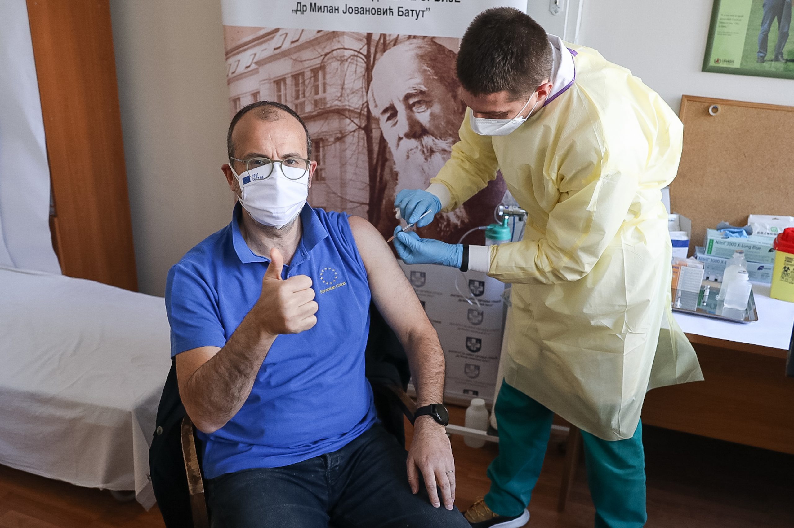 Fabrici primio prvu dozu vakcine u Srbiji 1