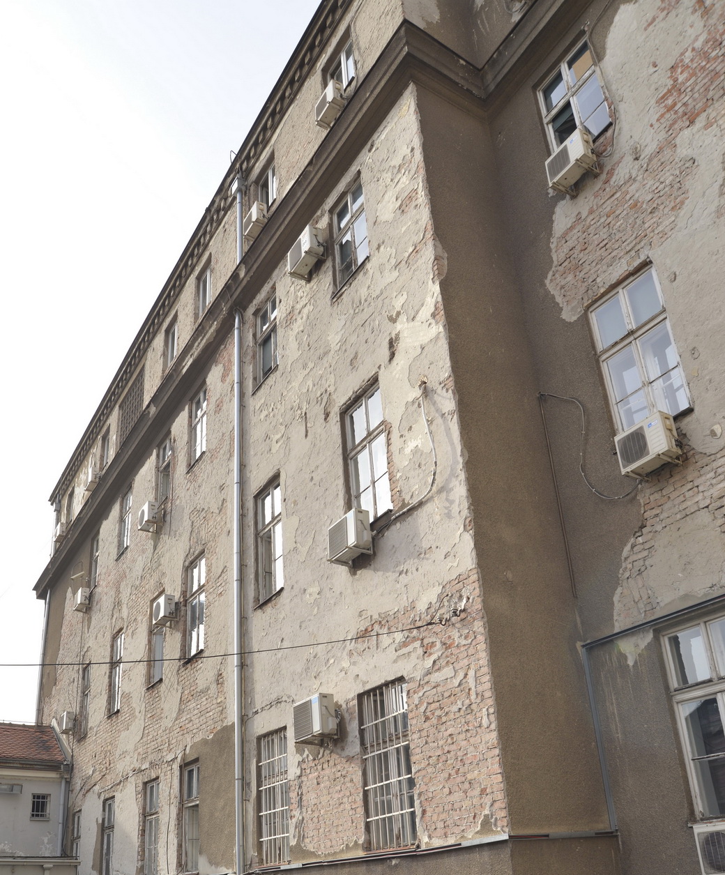 Počela restauracija fasade Privrednog suda u Beogradu 3