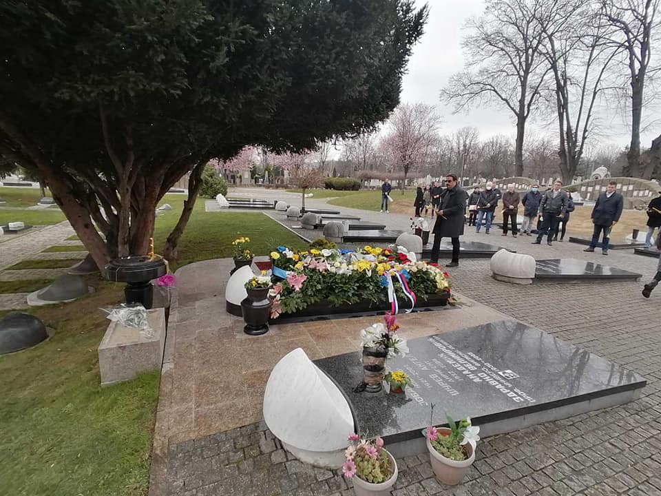 DS: Pronaći vandale koji su dva puta za kratko vreme oštetili nadgrobni spomenik Zoranu Đinđiću 5