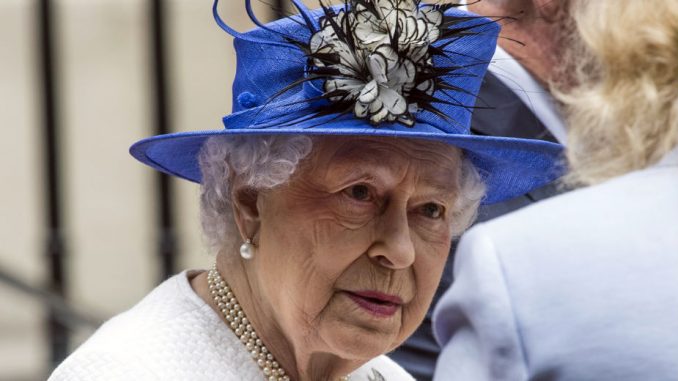 Britanska kraljica nakon pregleda vratila se u zamak "dobre volje" 1
