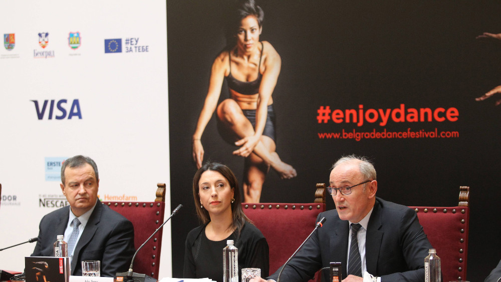 Umetnička igra uprkos nevremenu 1