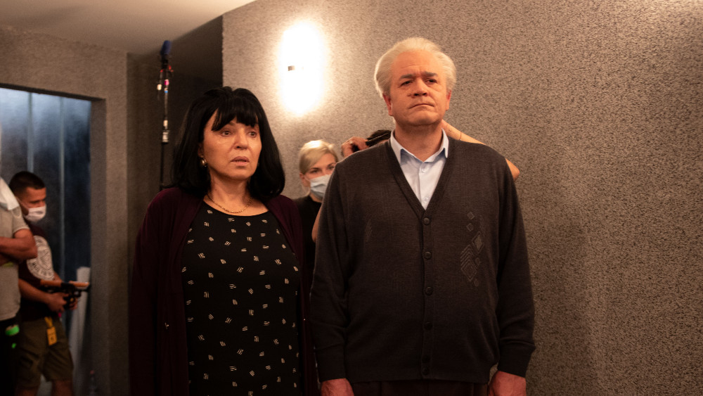 Slobin humor, Mirin egoizam, Čedini javni nastupi i Marijina ljubav prema ocu i oružju 1