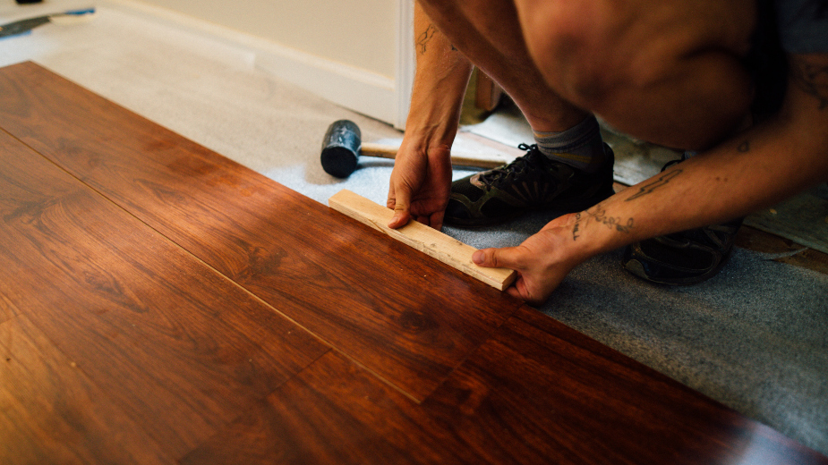 Laminatni podovi: Dugotrajno i ekonomično rešenje za svaki prostor 1