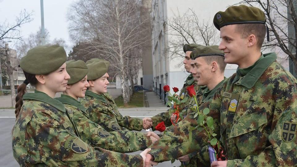 Vojni poziv sve popularniji među ženama u Srbiji 1