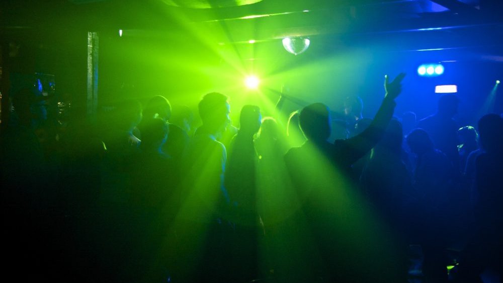 Koje su cene dočeka Nove godine po gradovima Srbije: Poznati su i muzičari, rezervacije počele 1