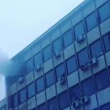 Ugašen požar u zgradi u centru Novog Sada (VIDEO) 14