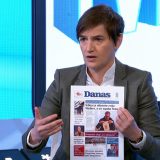 Kako je premijerka postala stručnjakinja za analizu naslovnica Danasa? 8