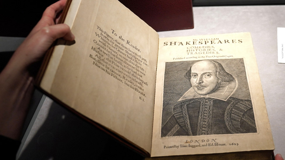 Velika Britanija i književnost: Vilijem Šekspir, „čarobnjak u razumevanju ljudske duše" i pet vekova kasnije 4 Shakespeare First Folio