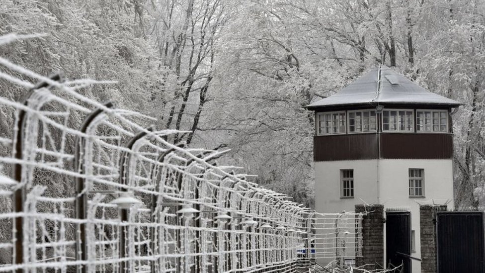 Drugi svetski rat, nacisti i Holokaust: Kako je suđenje Adolfu Ajhmanu ujedinilo Izrael 4 Buchenwald watchtower and fence, 8 Feb 17