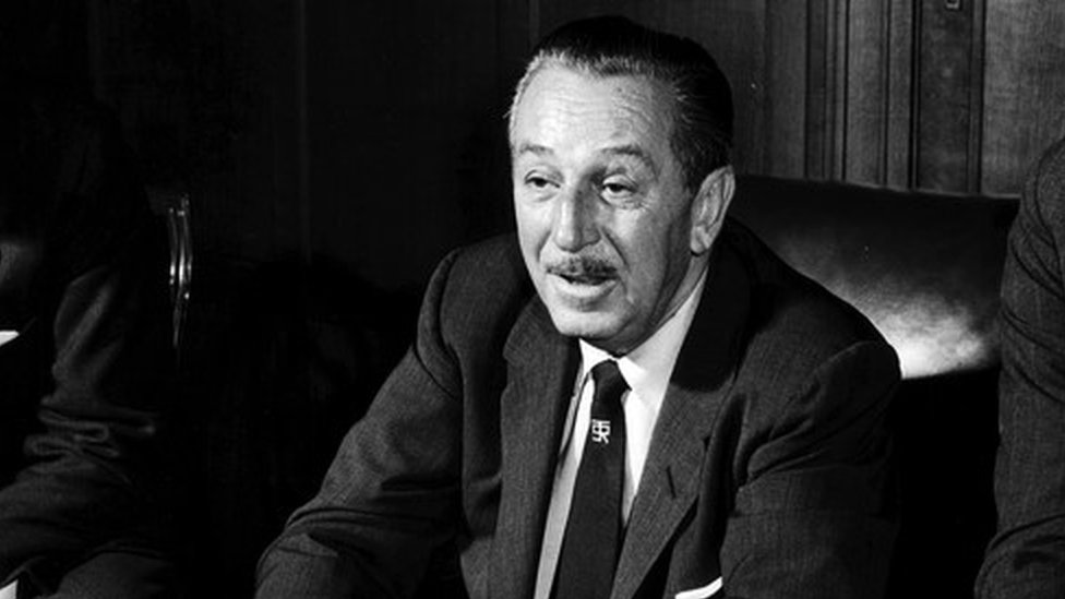 Film i Oskar 2021: Može li ovogodišnja ceremonija da promeni Holivud 4 Walt Disney sat on a chair